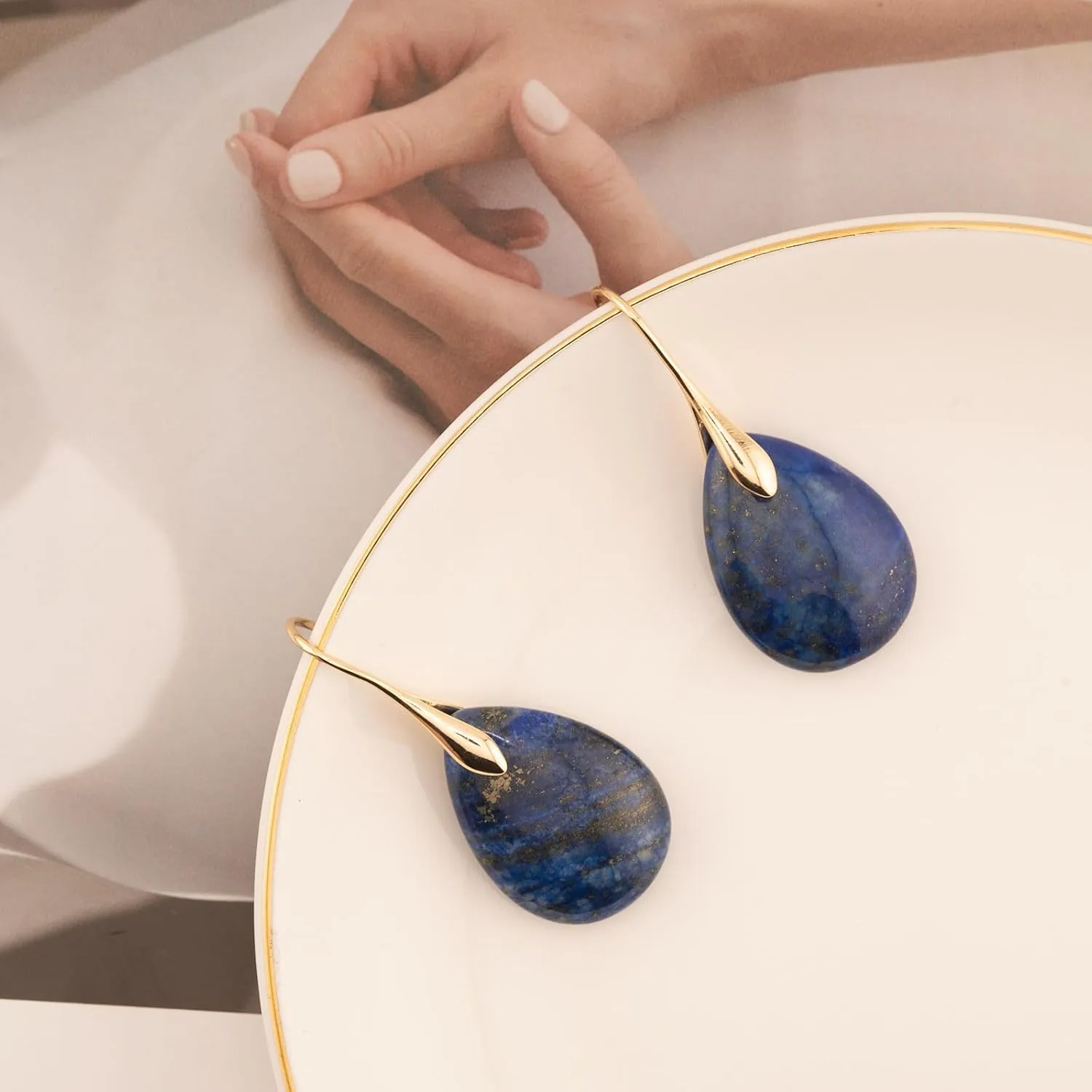 Agate Tear Beads High Luxury Purple Pendant Earrings, Fish Hook Pendant Earrings, Gold and silver tones