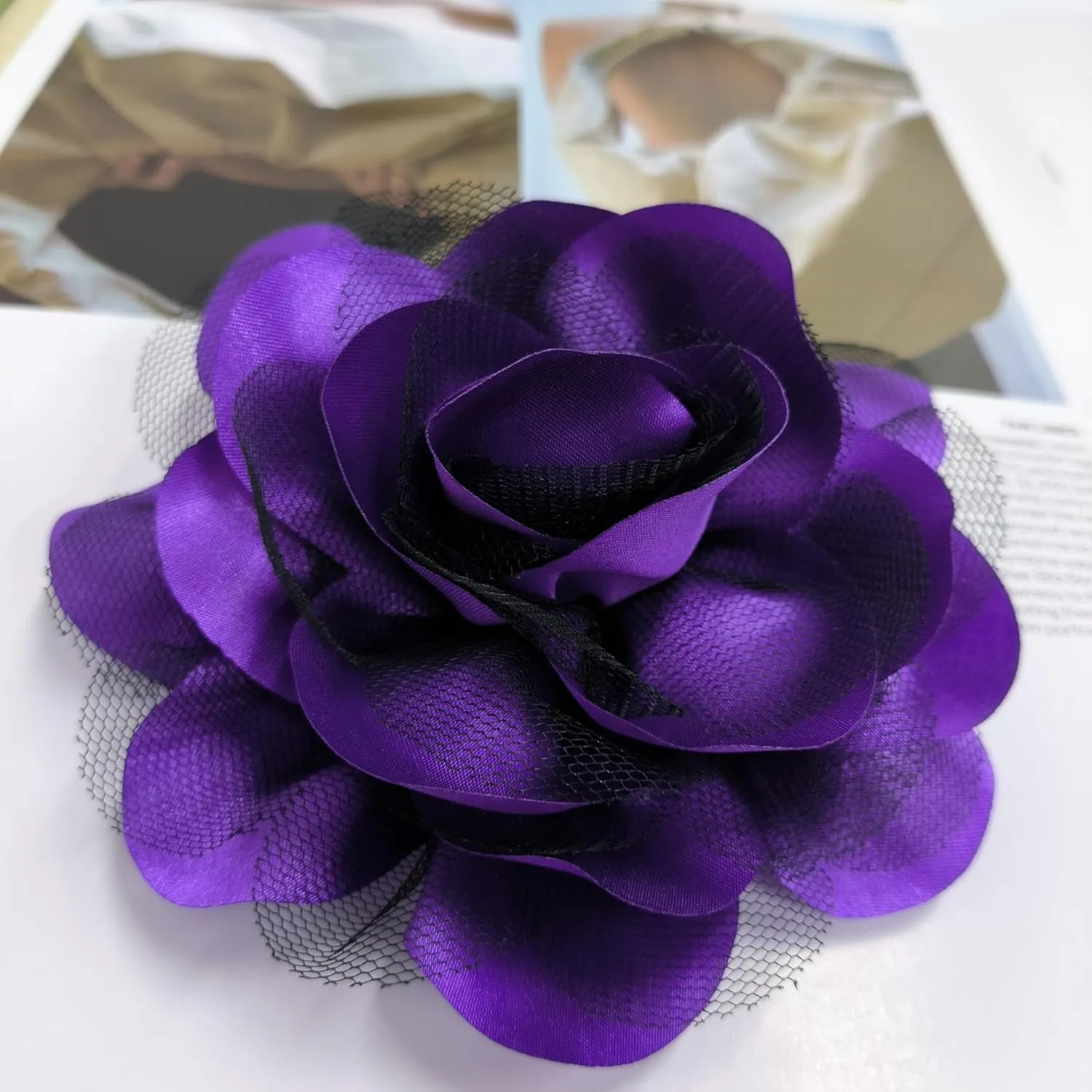 Dainty Flower Brooch for Women Ladies Delicate Camellia Corsage Elegant Dress Brooches for Wedding Party Dance Banquet Ceremony Versatile Floral Accessory for Clothing Hairstyling Large 11CM