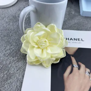 Dual Use Fabric Rose Flower Brooch Hairpin Dainty Satin Camellia Flower Hairpin Brooch Dual Purpose Large Flower Pin Ceremony Party Prom Banquet Suit Wedding Dress Accessories