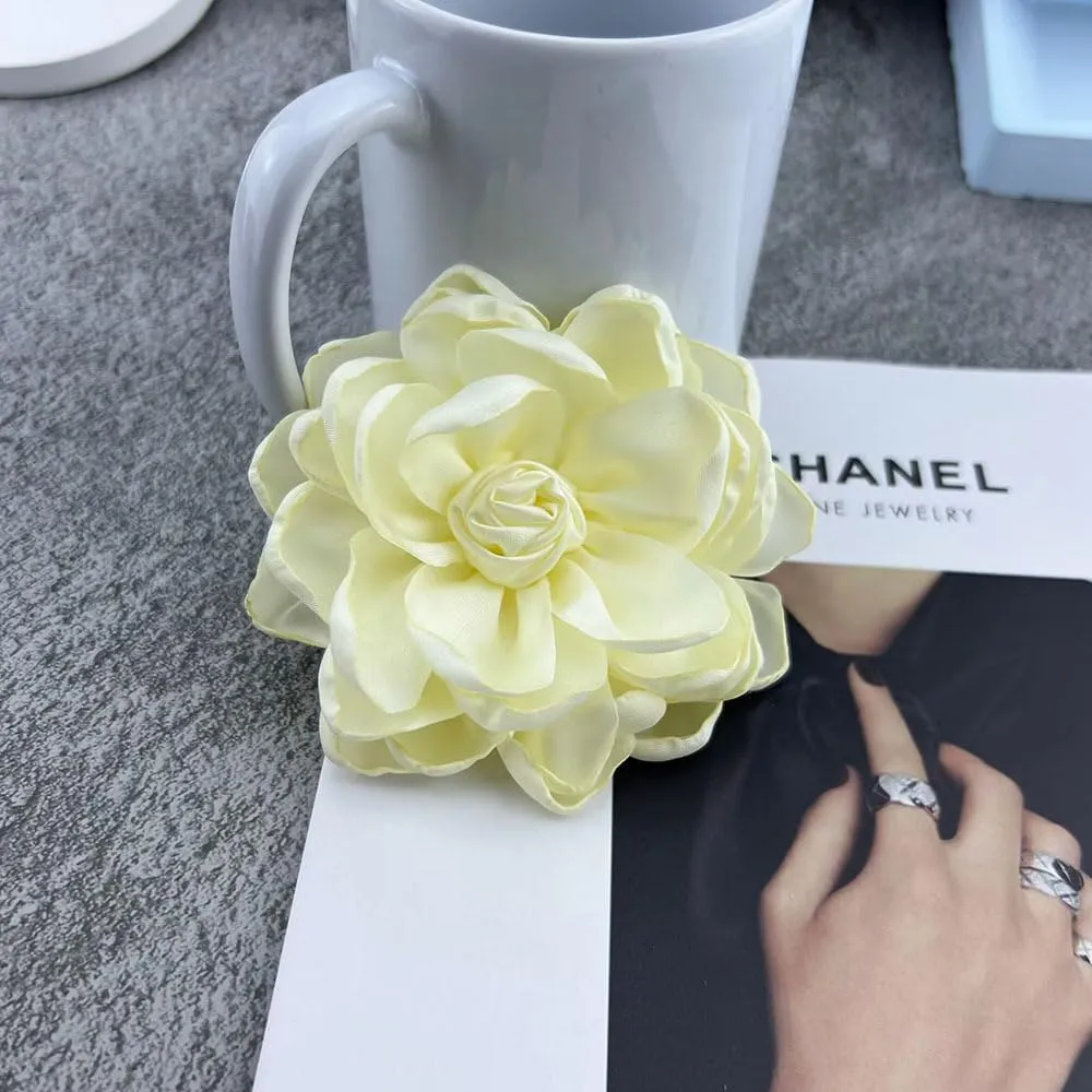 Dual Use Fabric Rose Flower Brooch Hairpin Dainty Satin Camellia Flower Hairpin Brooch Dual Purpose Large Flower Pin Ceremony Party Prom Banquet Suit Wedding Dress Accessories