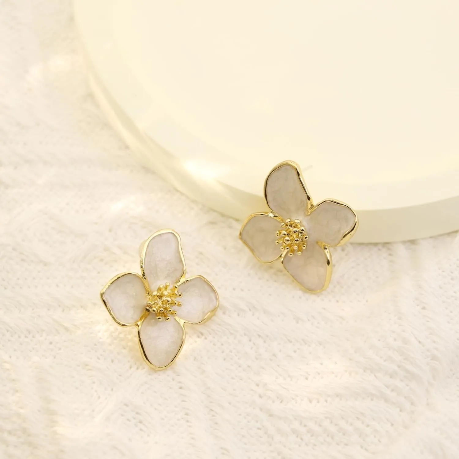 Flower Stud Earrings, Dainty Small Floral Earrings S925 Sterling Silver Post Fashion Metal Pearl Flower Earrings Statement Chunky Flower Earrings Vintage Trendy Summer Earrings For Women