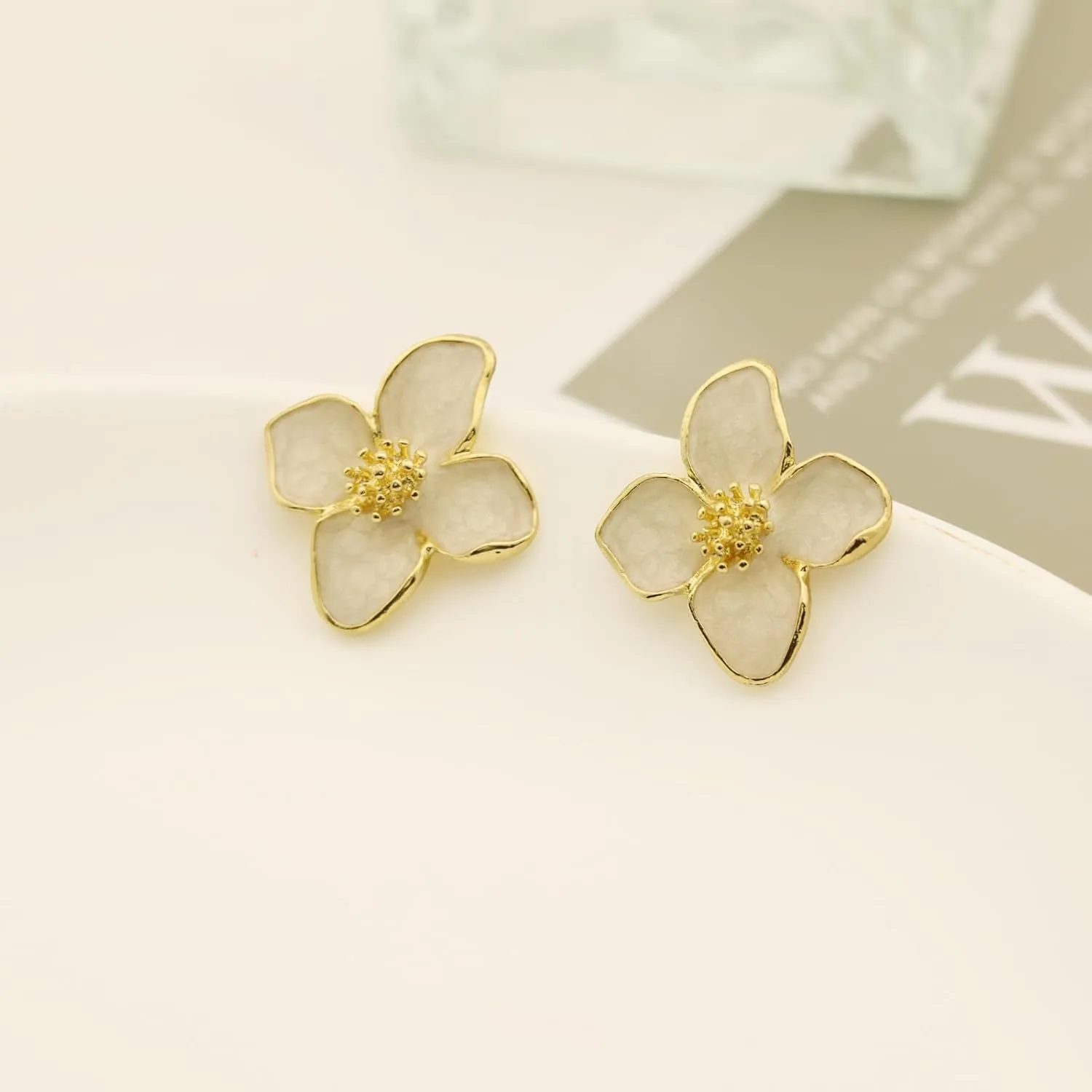 Flower Stud Earrings, Dainty Small Floral Earrings S925 Sterling Silver Post Fashion Metal Pearl Flower Earrings Statement Chunky Flower Earrings Vintage Trendy Summer Earrings For Women