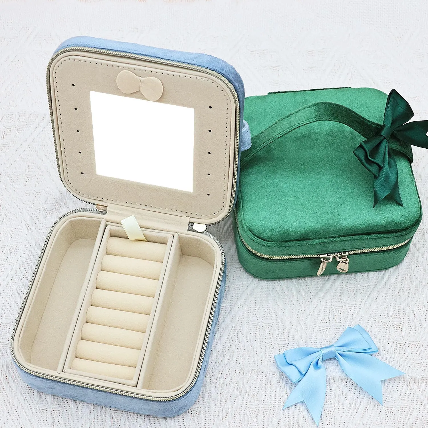 Jewelry Travel Case, Portable Jewelry Box With Mirror, Velvet Small Jewelry Travel Case for Women, Mini Jewelry Organizer for Necklace Ring Earrings (Misty Blue)