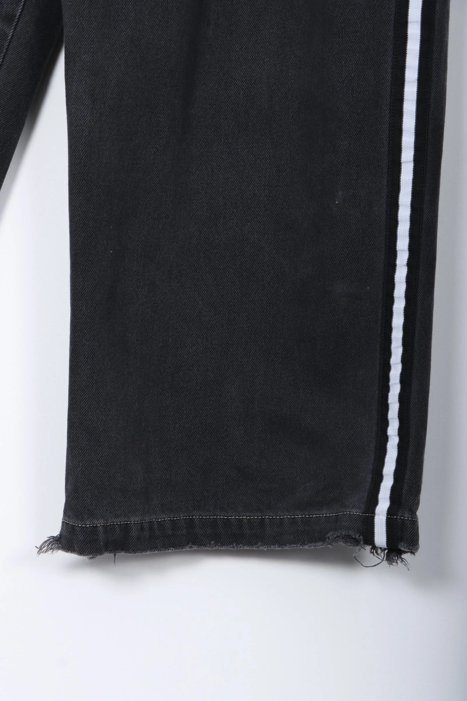 JNCO Embroidered Skunk Striped Y2K Jeans (38)