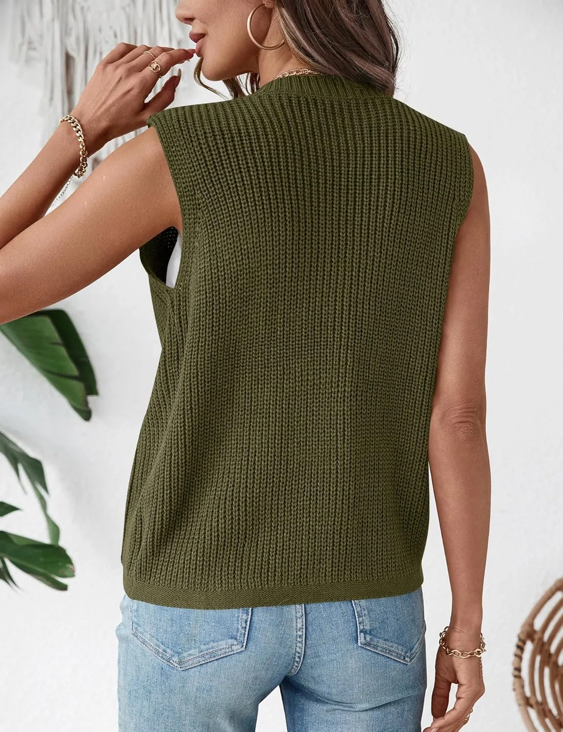 LUYAA Womens Sleeveless Sweater Vest Crochet Chunky Button Down Cardigan Vests Tops 2025 Trendy Summer Casual Outfits