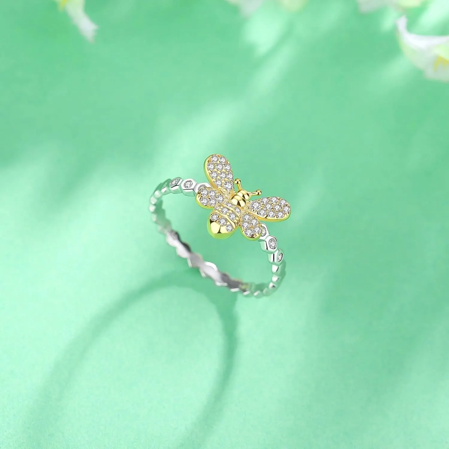 Minimalist Bee Ring, 925 Sterling Silver Ring, Unique Design Ring, Fashion Jewelry, Perfect for Women, Girls, Mothers, and Sisters