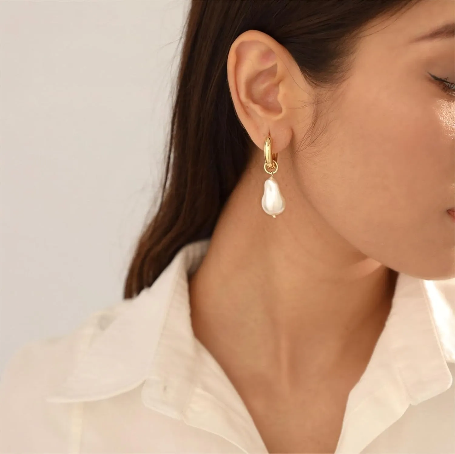 Pearl Earrings for Woman Gold Dangle Aesthetic Dainty Pearl Drop Earrings for Woman Gift and Wedding