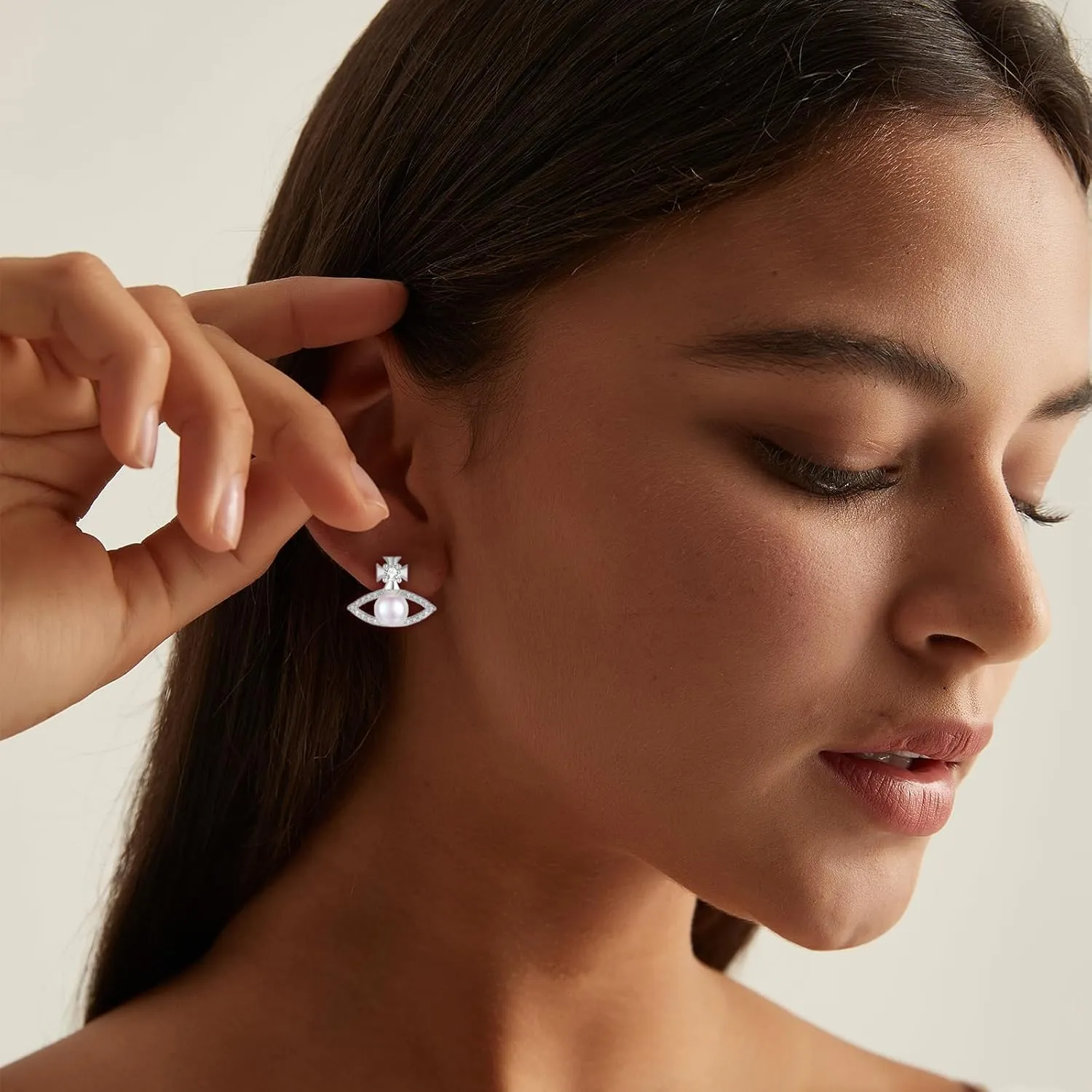 YAMI Women's Silver Saturn Eye Pearl Stud Earrings Black Eye Pearl Stud Earrings 925 Sterling Silver Cubic Zirconia Black Eye Pearl Silver Earrings Unique Saturn Stud Earrings Jewelry Gifts for Women
